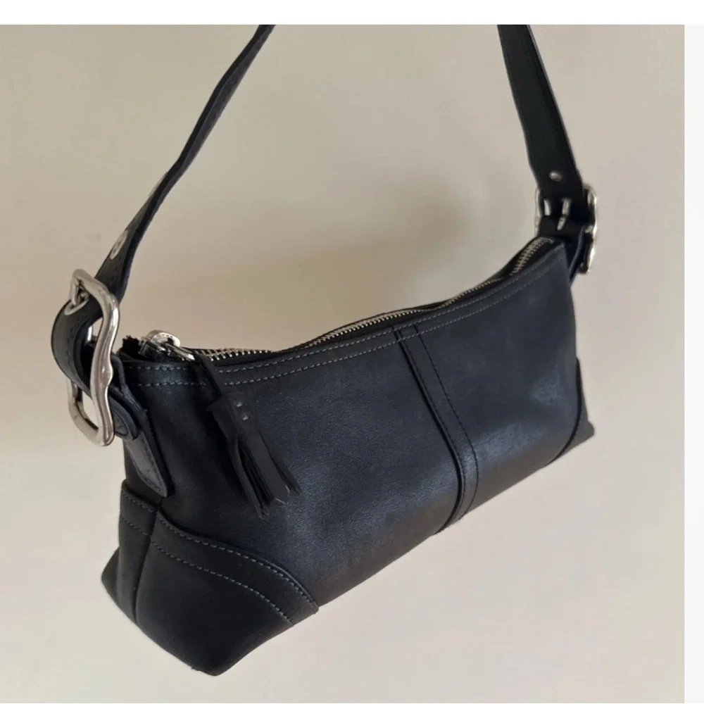 Coach Vintage Black Leather Hamptons SoHo Semi Baguette Shoulder Bag NWOT - Picture 2 of 10